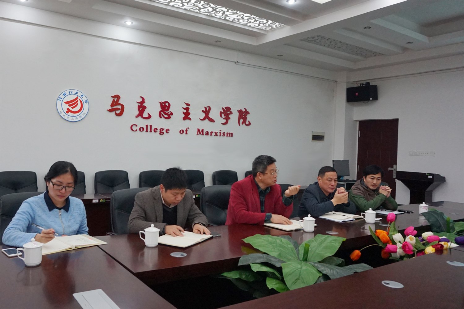 张学洪书记到365上市集团官网检查指导工作